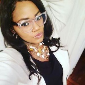 Meet your Posher, Felicia